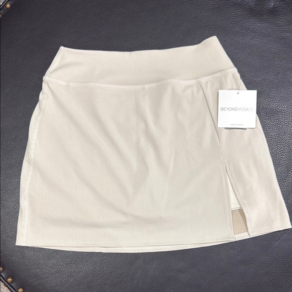 Beyond Yoga Movement Ribbed Cream Skirt with Slit